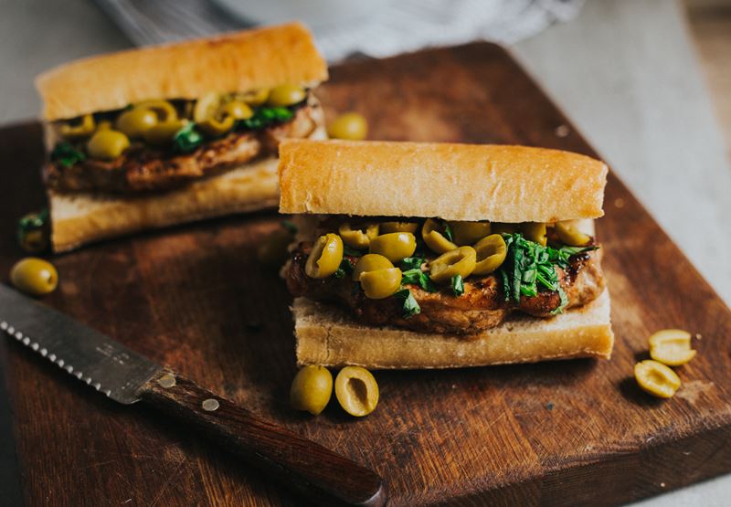 BALSAMIC BBQ PORK BAGUETTE